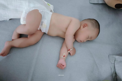 梧州三个月宝宝抬头不稳